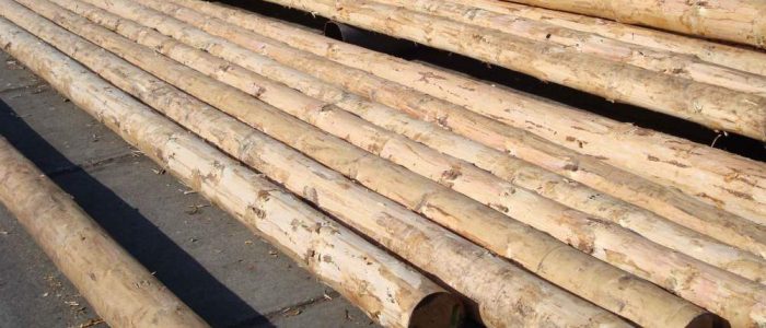 Как закрепить деревянный столб к бетону?